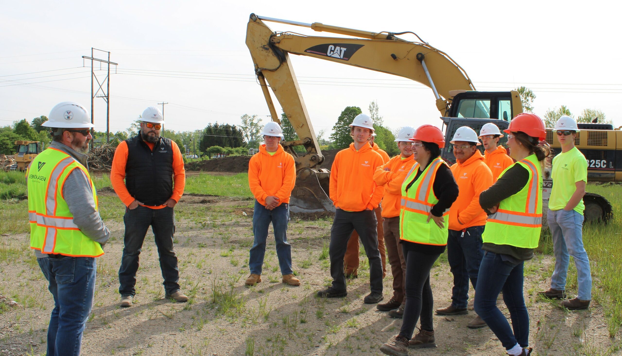 Veneklasen interns & employees visit a jobsite.